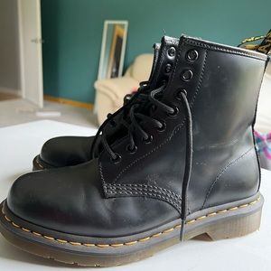 Authentic Doc Martens Unisex 1460 Leather Black Boots 🥾